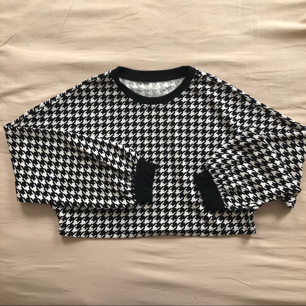 Houndstooth Long Sleeve Crop